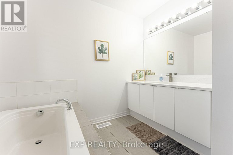 28328665/137-hawkeswood-drive/riverside-southgloucester-glen/ottawa/ontario/K4M0E6_22