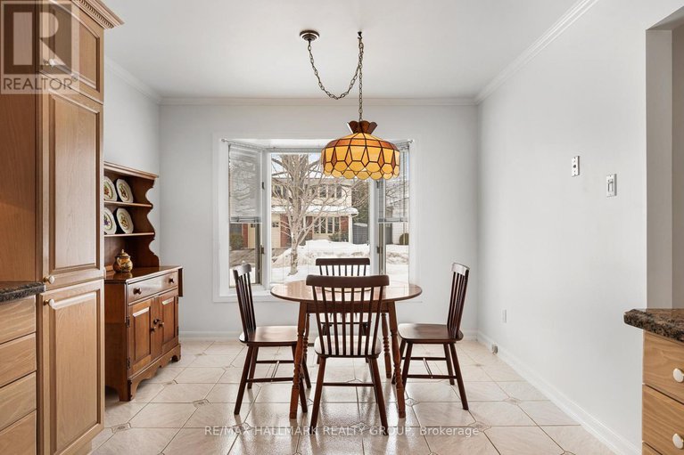 29434768/1177-st-moritz-crescent-n/convent-glen-north/ottawa/ontario/K1C2B2_12