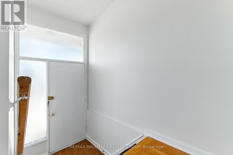 28647826/1127-maitland-avenue/copeland-park/ottawa/ontario/K2C2B8_4