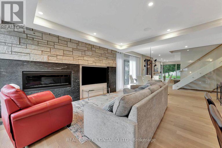 28733536/49-lotta-avenue/meadowlandsst-claire-gardens/ottawa/ontario/K2G2B4_15