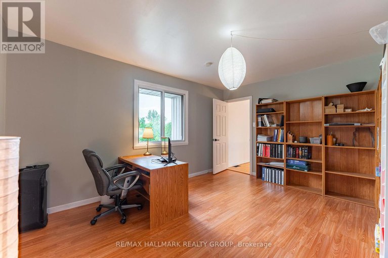 28470245/2914-pattee-road-e/east-hawkesbury-twp/east-hawkesbury/ontario/K6A2R2_27