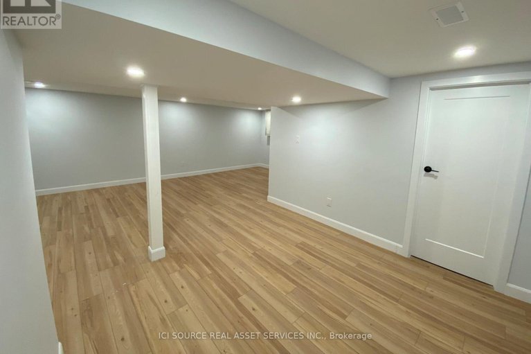 29074173/15-scharf-lane/glencairnhazeldean/ottawa/ontario/K2L2K3_34