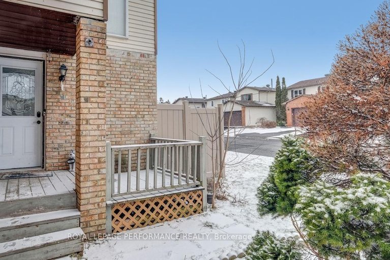 29576627/32-brando-crescent/hunt-club-parkgreenboro/ottawa/ontario/K1T2E3_3