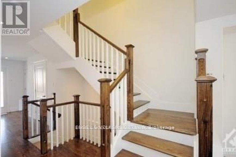 29456645/144-montauk/carleton-heights/ottawa/ontario/K2C2B4_40