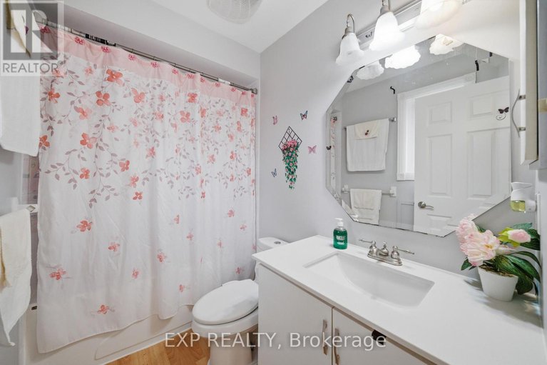 29481548/180-equestrian-drive/bridlewood/ottawa/ontario/K2M2B9_22