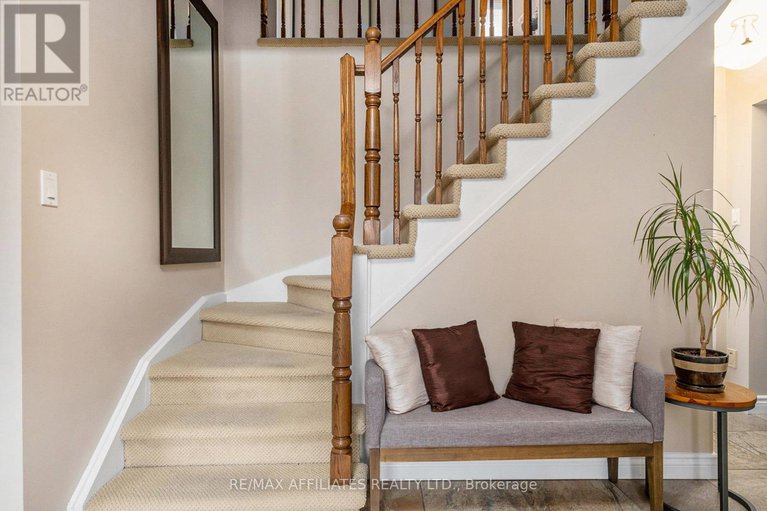 29027617/1315-prestone-drive/bilberry-creekqueenswood-heights/ottawa/ontario/K1E2Z2_4