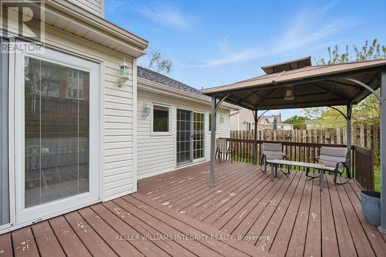 28473726/1954-catherine-street/town-of-rockland/clarence-rockland/ontario/K4K1H6_35