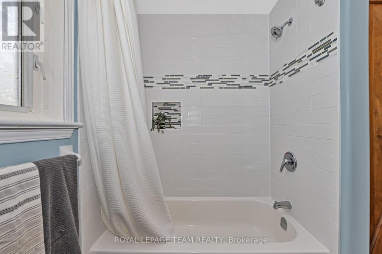 28330707/6891-twin-lakes-avenue/greely/ottawa/ontario/K4P1P1_30