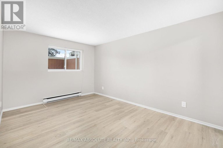 29207942/53a-798-st-andre-drive/hiawatha-parkconvent-glen/ottawa/ontario/K1C4R4_26