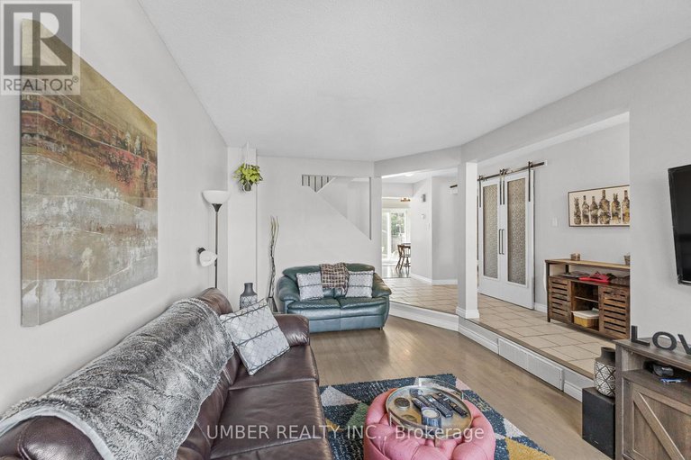 28981486/1130-st-emmanuel-terrace/convent-glen-north/ottawa/ontario/K1C2J7_12