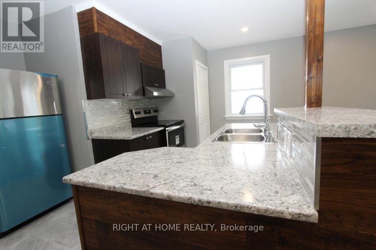 28622547/2216-prospect-avenue/alta-vista/ottawa/ontario/K1H7G3_5