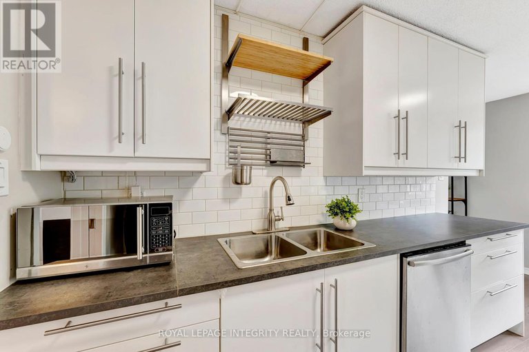 28814849/66-tarquin-crescent/westcliffe-estates/ottawa/ontario/K2H8J9_12