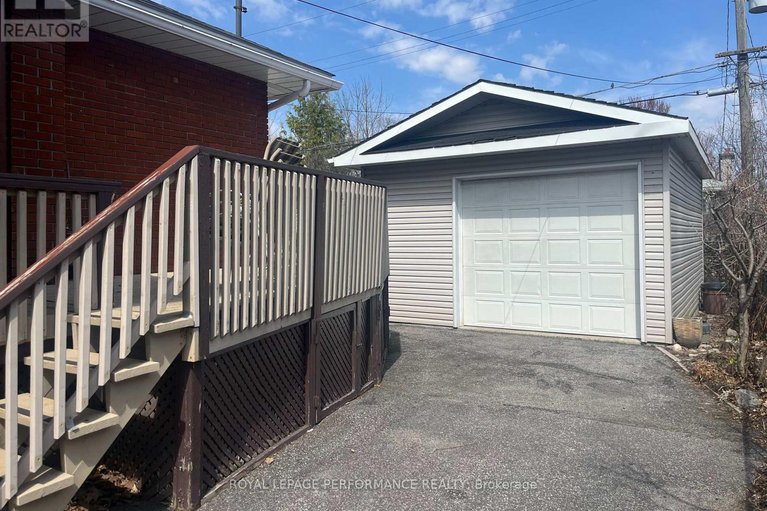 29481876/1075-secord-avenue/billings-bridge/ottawa/ontario/K1H8C7_31