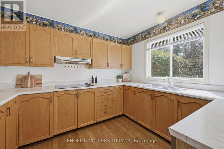 29641175/17-durbin-court/katimavik/ottawa/ontario/K2L3T7_12