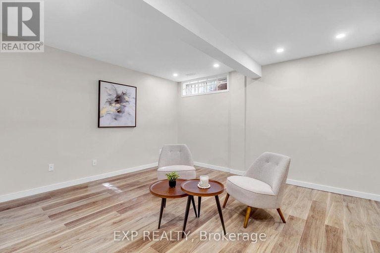 28458465/12-bayside-private/mooneys-bayriverside-park/ottawa/ontario/K1V9R3_26
