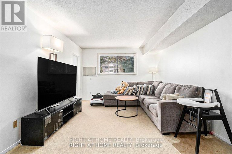 29212793/107-318-lorry-greenberg-drive/hunt-club-parkgreenboro/ottawa/ontario/K1T2R5_4