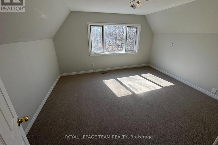 28826306/1022-bridge-street/manotick-east-to-manotick-station/ottawa/ontario/K4M1K4_17