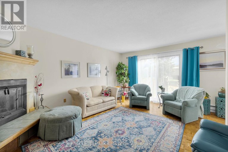 29126204/10-black-forest-lane/arbeatha-park/ottawa/ontario/K2H5C8_10