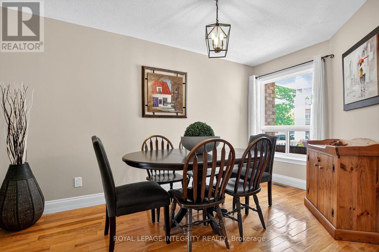 28934975/13-roblyn-way/barrhaven-east/ottawa/ontario/K2G5Z4_5