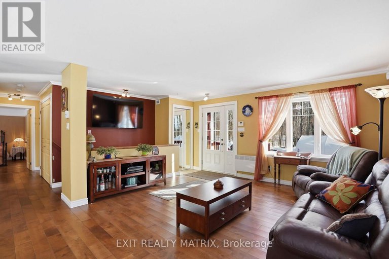 29431063/8150-montee-lemieux-road/east-hawkesbury/ontario/K0B1M0_4