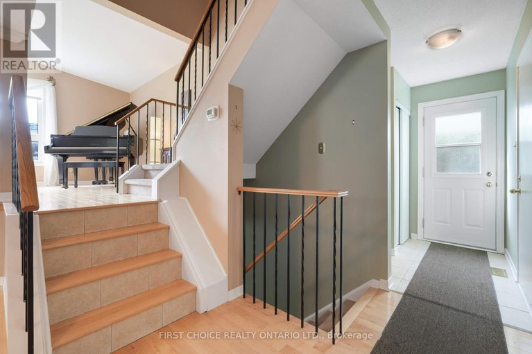 28890065/1631-wainfleet-street/chateauneuf/ottawa/ontario/K1C3G3_14