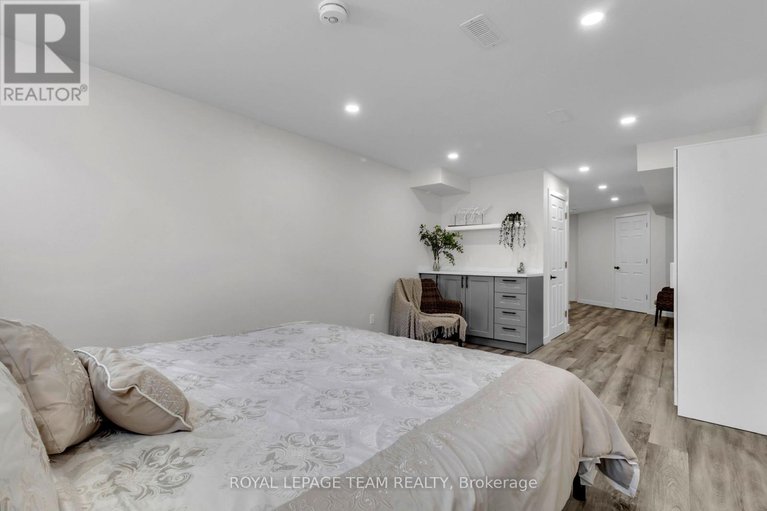 28395434/906-nokomis-place/half-moon-bay/ottawa/ontario/K2J6T2_30
