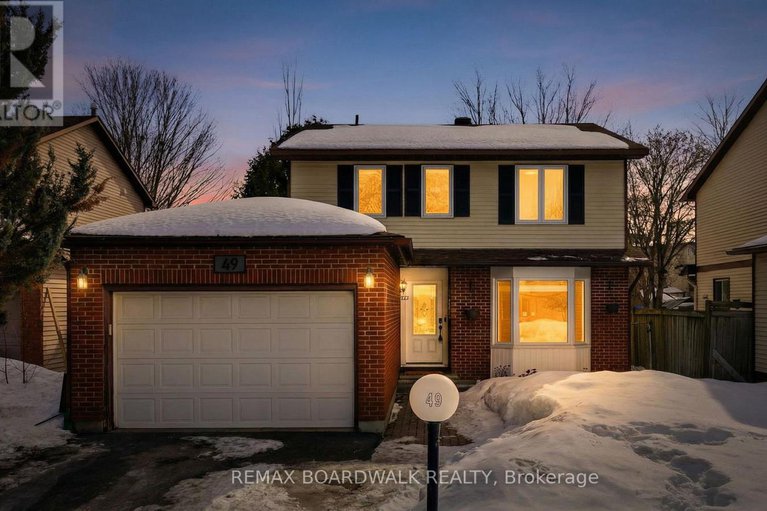 29434005/49-liston-crescent/katimavik/ottawa/ontario/K2L2W3_1