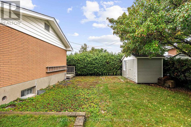 28934380/20-gary-avenue/manordale/ottawa/ontario/K2G3L3_28