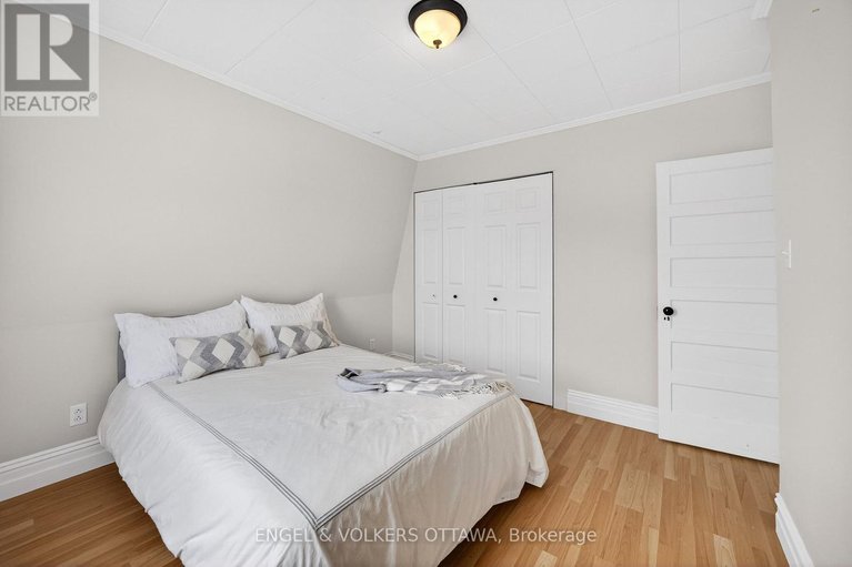 29378489/27-king-george-street/overbrook/ottawa/ontario/K1K1V6_29