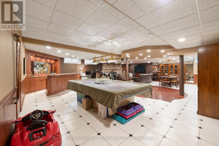 28150557/10-nancy-avenue/sheahan-estatestrend-village/ottawa/ontario/K2H8L4_40