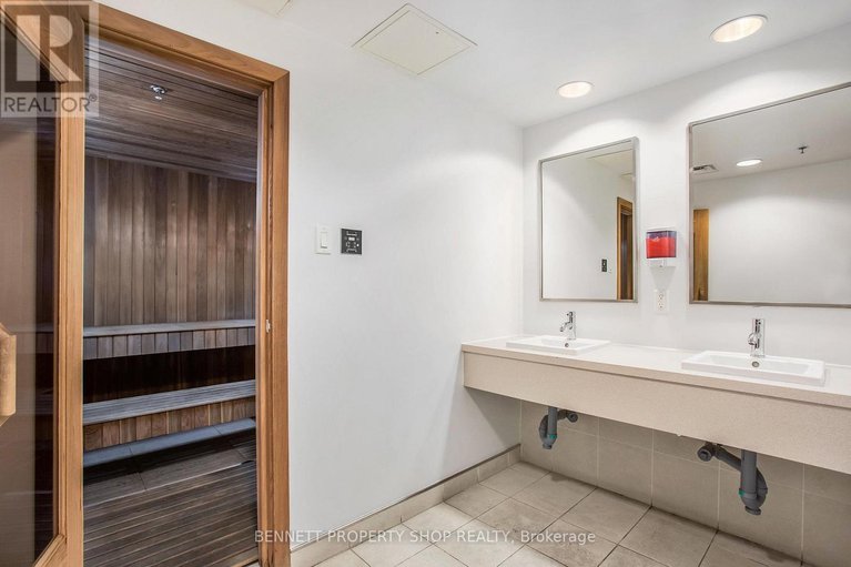 29428897/2005-242-rideau-street/sandy-hill/ottawa/ontario/K1N0B7_12