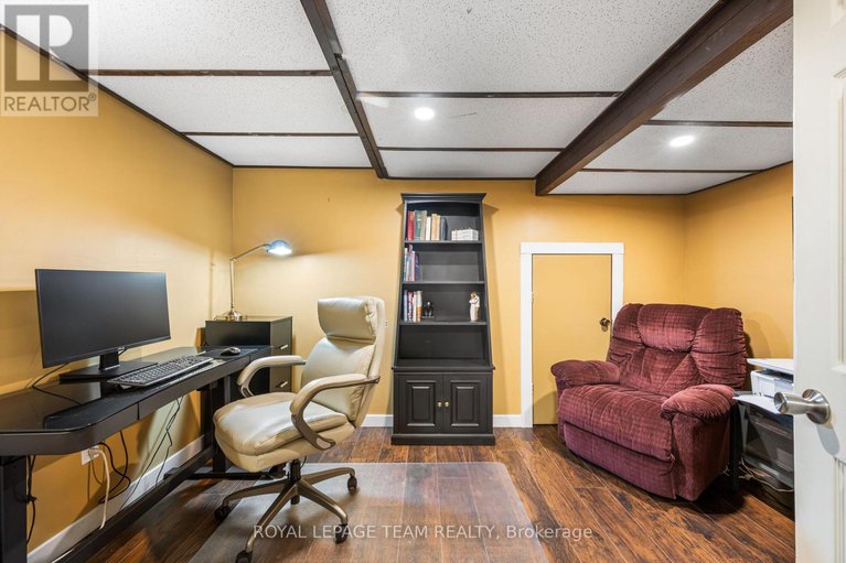 29023588/6521-jack-pine-crescent/greely/ottawa/ontario/K4P1E1_32