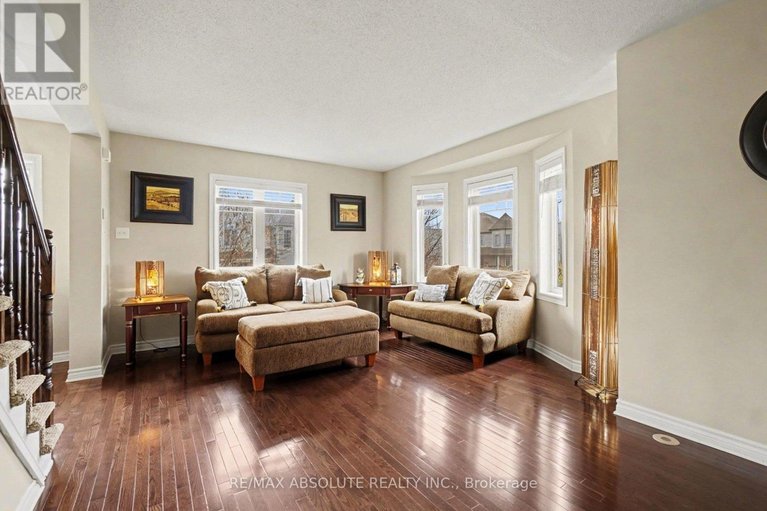 29631799/400-santa-anna-lane/stittsville-north/ottawa/ontario/K2S0M1_11