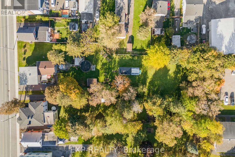 28642527/93-high-street/vankleek-hill/champlain/ontario/K6A1B4_29