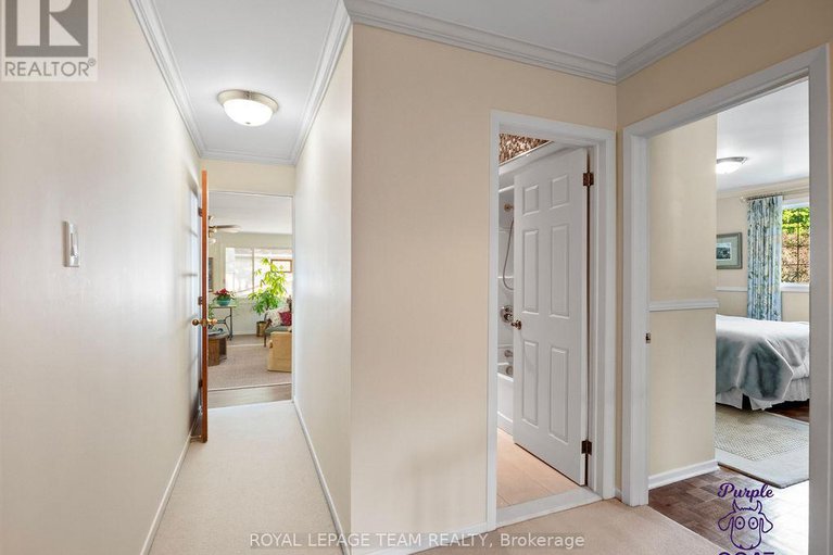 28136010/5-erinlea-court/pineglencountry-place/ottawa/ontario/K2E7C8_26