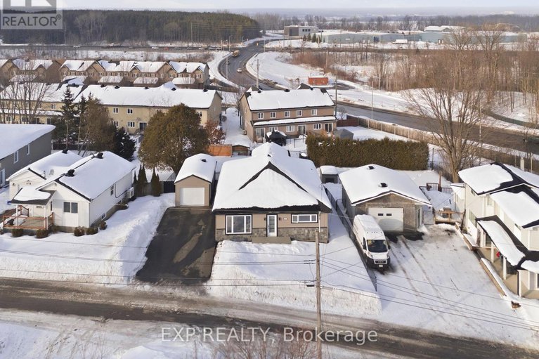 29381359/850-chapman-street/town-of-rockland/clarence-rockland/ontario/K4K1E6_34