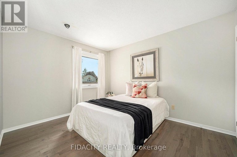 28817901/13-vesta-street/cedargrovefraserdale/ottawa/ontario/K2J3Y8_21