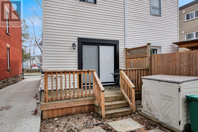 28220496/239-york-street/lower-town/ottawa/ontario/K1N5T9_50