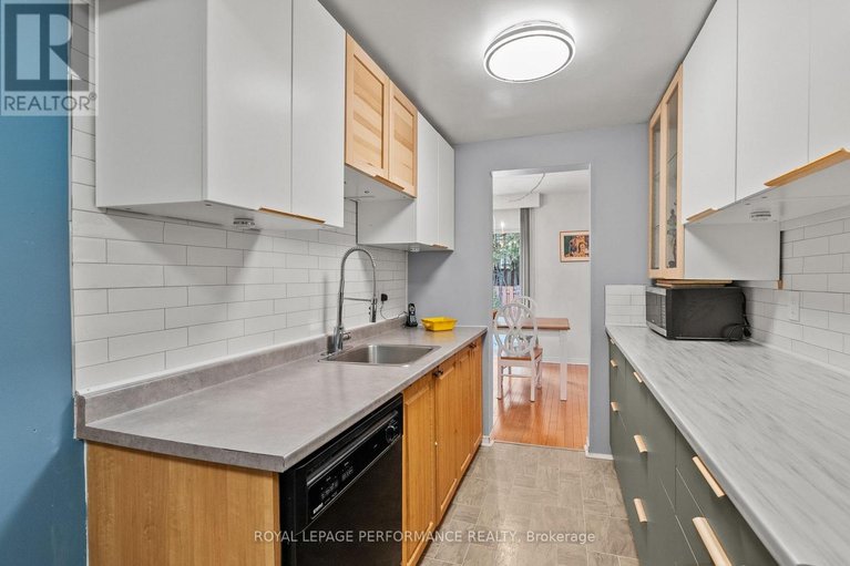 29485311/1126-millwood-court/convent-glen-north/ottawa/ontario/K1C3G1_16