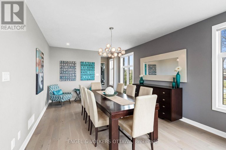 28785285/532-leimerk-court/manotick-village-manotick-estates/ottawa/ontario/K4M0E3_18