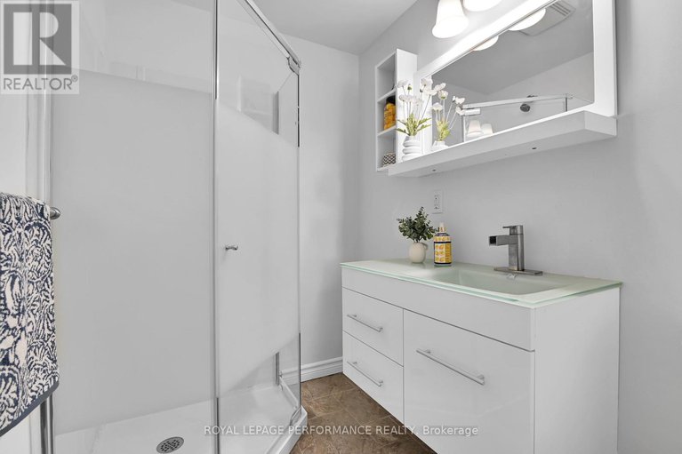 28649695/328-pleasant-park-road/alta-vistafaircrest-heights/ottawa/ontario/K1H5M8_20