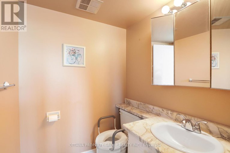 28628193/913-555-brittany-drive/viscount-alexander-park/ottawa/ontario/K1K4C5_17