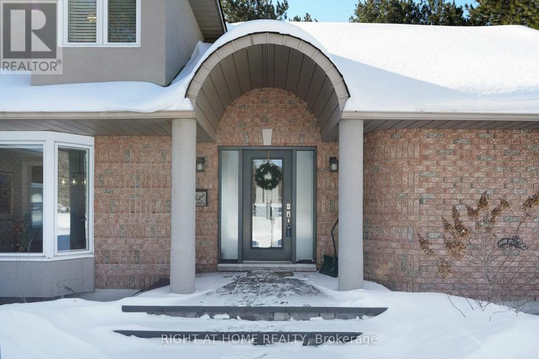 29369608/114-david-kennedy-drive/dunrobin-shores/ottawa/ontario/K0A1T0_3