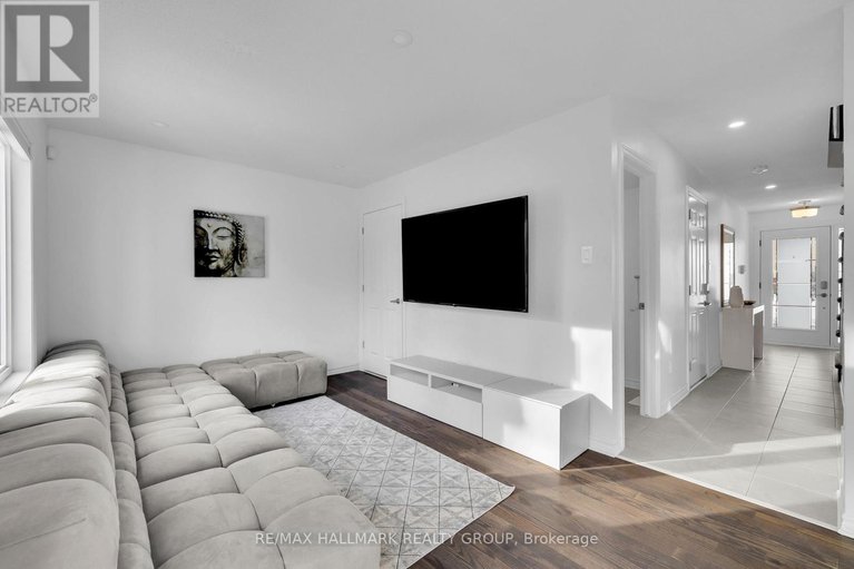 29294452/26-barn-swallow-private/riverside-southgloucester-glen/ottawa/ontario/K4M0H5_33