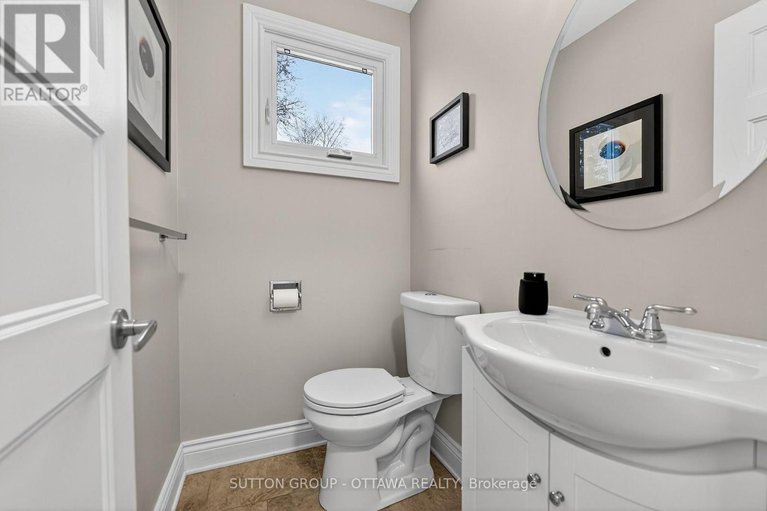 29128256/25-southpark-drive/blackburn-hamlet/ottawa/ontario/K1B3B8_15