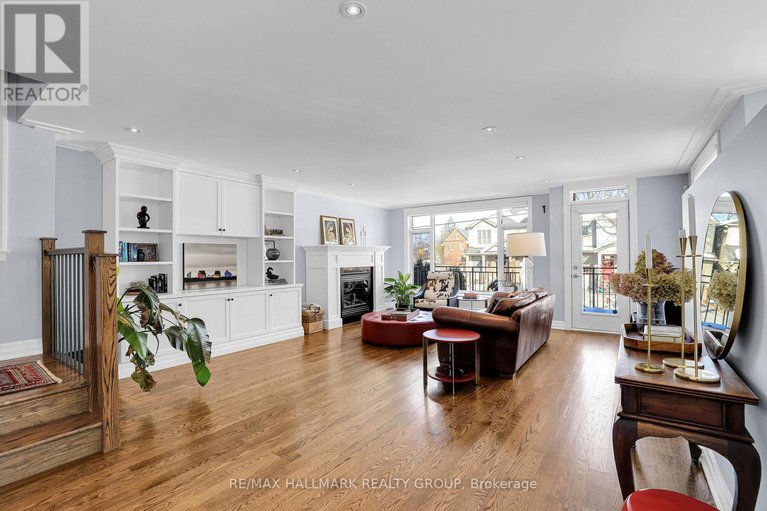 29433239/556-edison-avenue/mckellarhighland/ottawa/ontario/K2A1V4_5