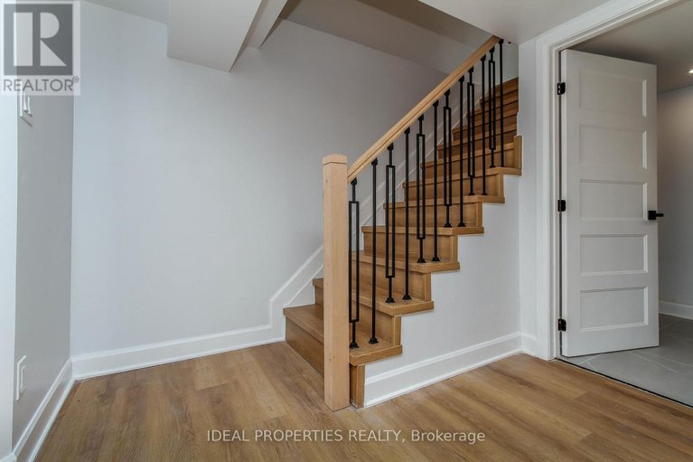 28774886/1796-saunderson-drive/elmvale-acres/ottawa/ontario/K1G2C2_27