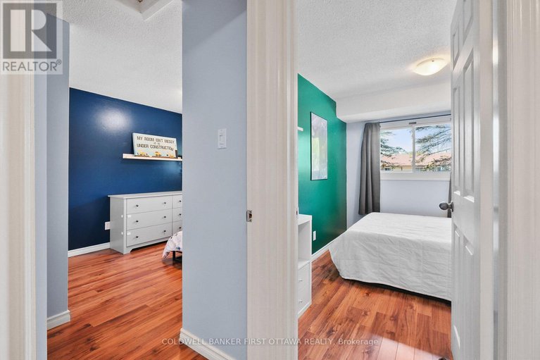 28830015/1351-bakker-court/convent-glen-south/ottawa/ontario/K1C2K5_24