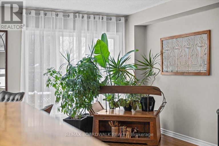 29434399/265-parkrose-private/chatelaine-village/ottawa/ontario/K4A0N8_15