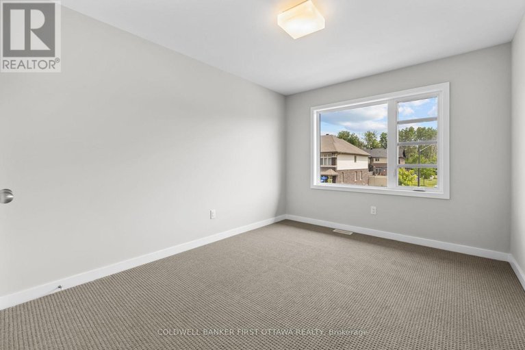 28598402/821-quartet-avenue/riverside-southgloucester-glen/ottawa/ontario/K1X0C4_28